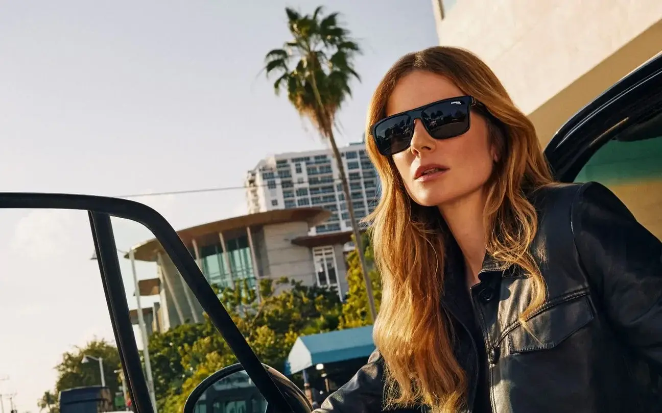 Carrera Smart Glasses with Alexa - Image 1