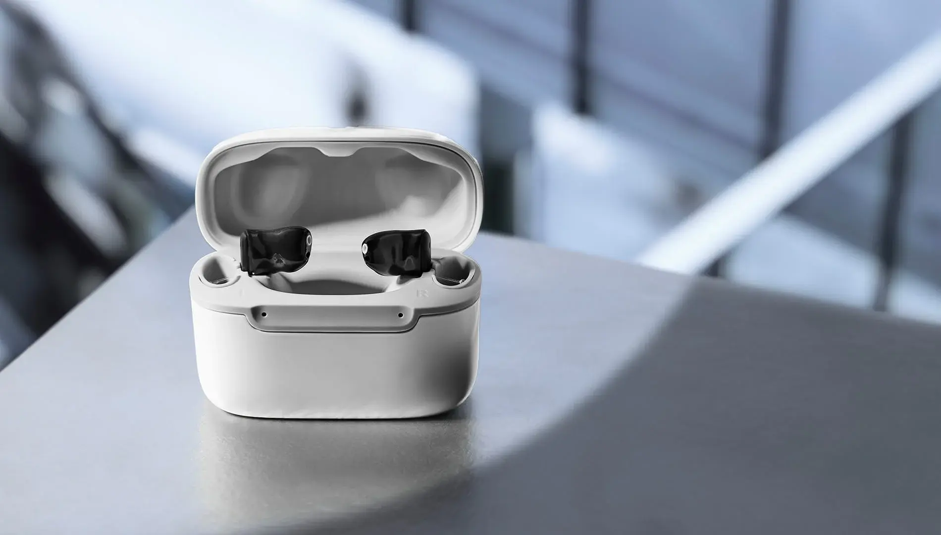 Signia Insio CIC IX pocket-sized rechargeable charger